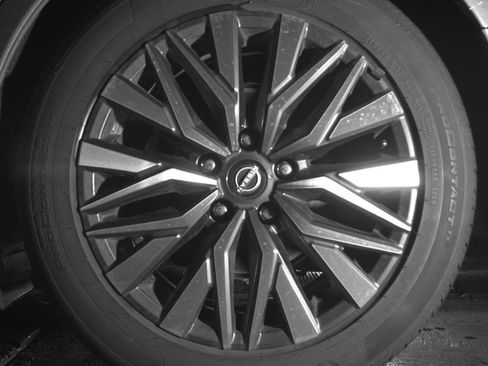 Used 2025 Nissan Altima 2.5 SV FWD image 14