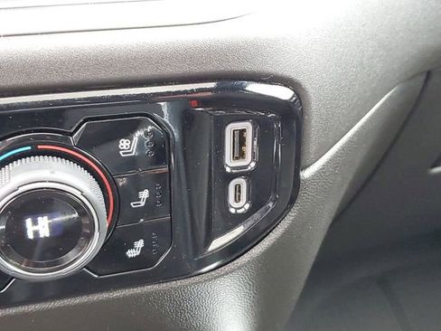 Used 2025 Chevrolet Silverado 1500 High Country AWD/4WD image 18