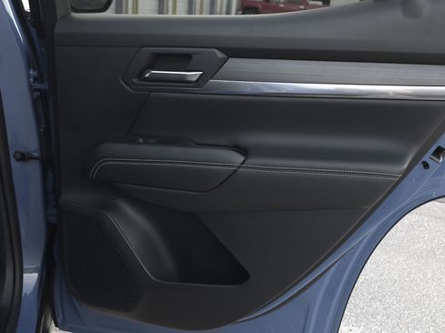 Used 2025 GMC Terrain Elevation image 32