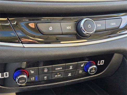 Certified 2023 Buick Enclave Avenir w/ Avenir Technology Package image 21