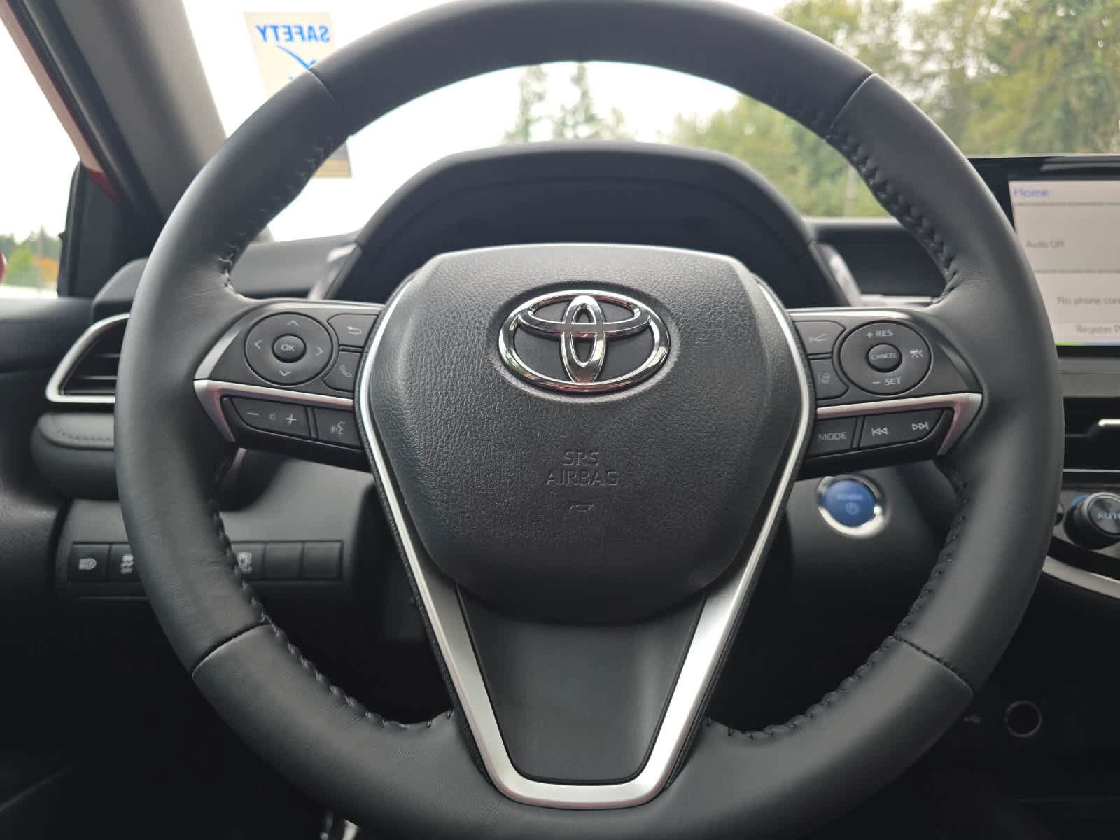 Used 2024 Toyota Camry XLE w/ Navigation Package FWD image 10