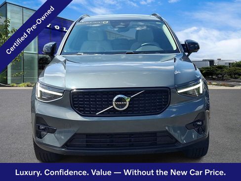 Certified 2026 Volvo XC40 B5 Plus AWD/4WD image 2