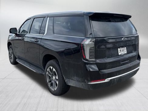 Used 2026 Chevrolet Suburban LT w/ Comfort Package AWD/4WD image 4