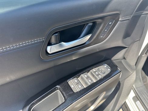 Certified 2025 Nissan Pathfinder Platinum w/ Cargo Package FWD image 12