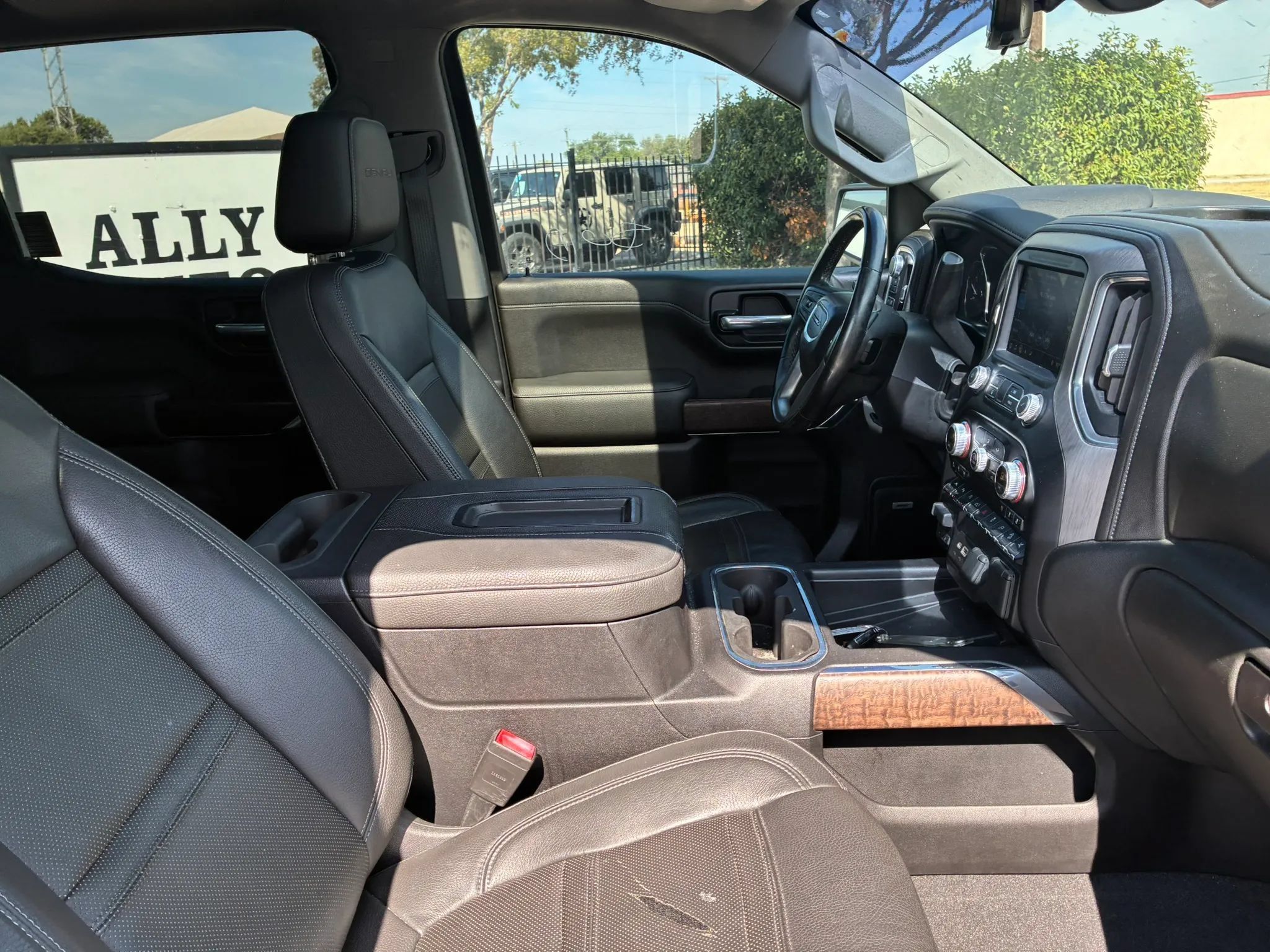 Used 2019 GMC Sierra 1500 Denali w/ Denali Ultimate Package AWD/4WD image 22