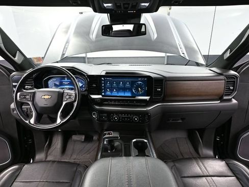 Used 2023 Chevrolet Silverado 1500 High Country w/ High Country Premium Package AWD/4WD image 34