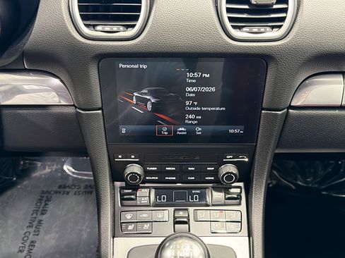 Certified 2024 Porsche 718 Boxster RWD image 25