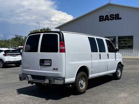 Used 2019 GMC Savana 2500 w/ Driver Convenience Package RWD image 2