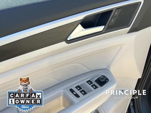 Used 2022 Volkswagen Atlas SE w/ Black Wheel Package image 13