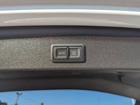 Used 2020 Audi Q3 2.0T Prestige AWD/4WD image 45