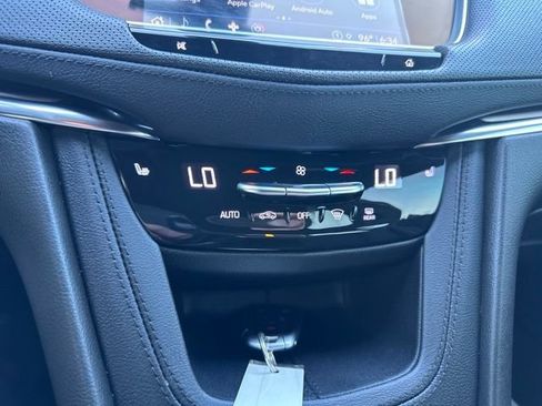 Used 2022 Cadillac XT5 Luxury AWD/4WD image 44