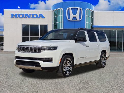 Used 2024 Jeep Grand Wagoneer L Series III AWD/4WD image 7