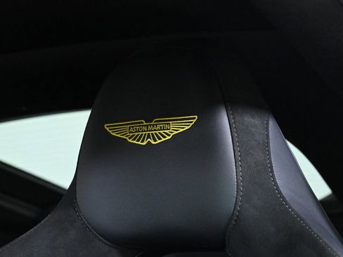 Used 2025 Aston Martin V8 Vantage Coupe image 5