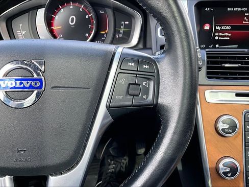 Used 2017 Volvo XC60 T5 Inscription w/ Preferred Option Package AWD/4WD image 27