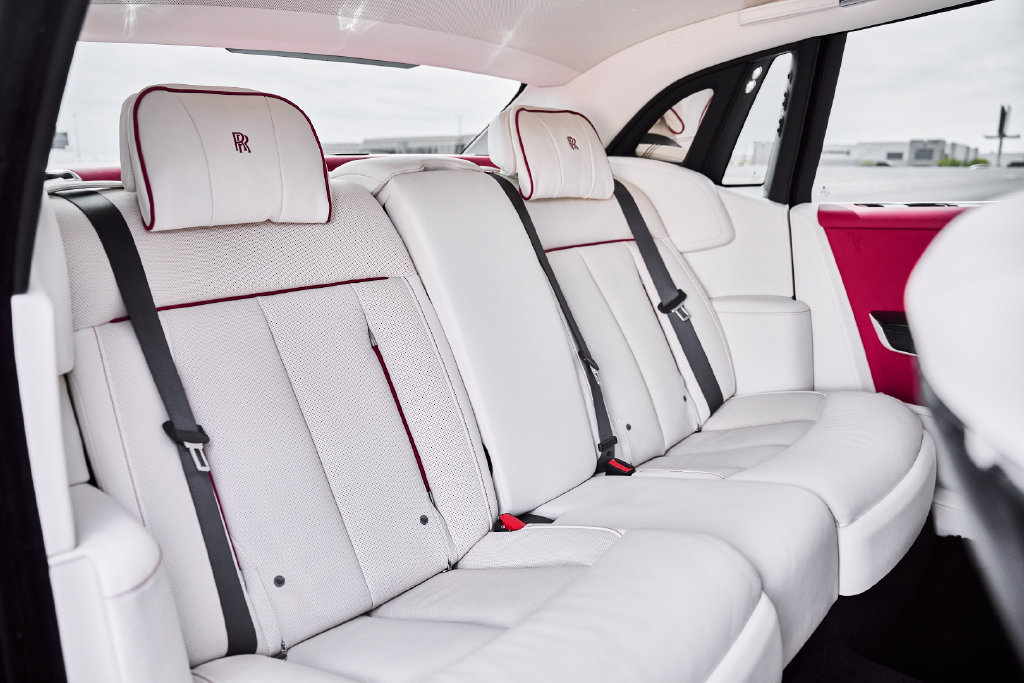 Used 2023 Rolls-Royce Phantom Sedan RWD image 59