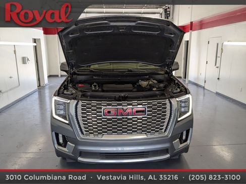 Used 2021 GMC Yukon XL Denali w/ Denali Premium Package RWD image 31