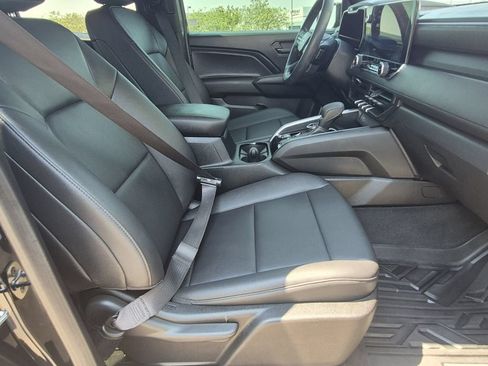 Certified 2024 Chevrolet Colorado Trail Boss w/ Advanced Trailering Package AWD/4WD image 15