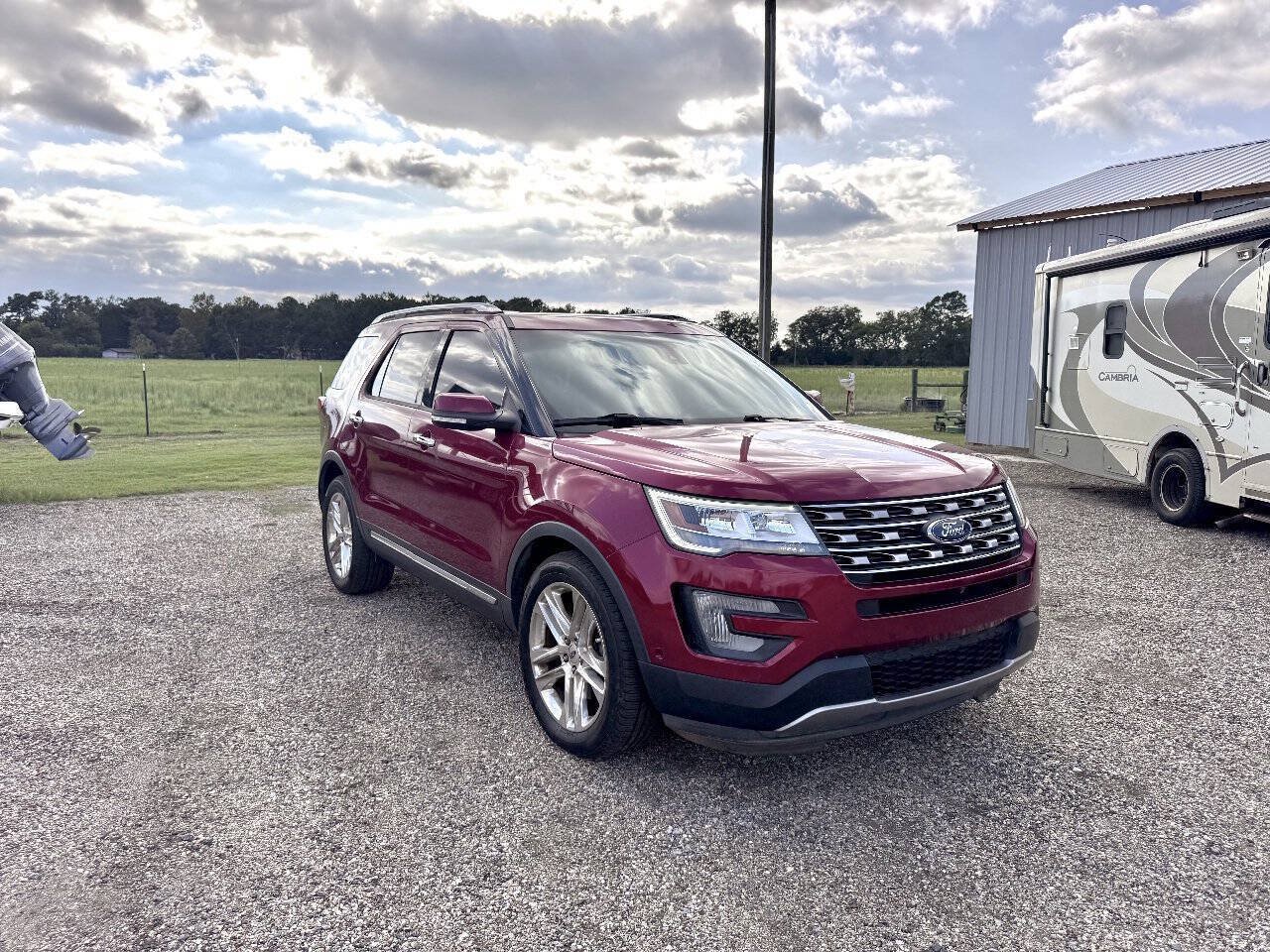 Used 2017 Ford Explorer Limited w/ Equipment Group 301A FWD image 5