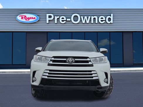 Used 2019 Toyota Highlander XLE image 2