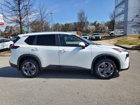 Certified 2024 Nissan Rogue SV w/ SV Premium Package image 3