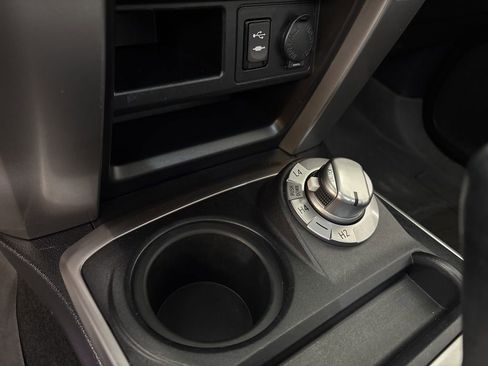 Used 2015 Toyota 4Runner SR5 image 32