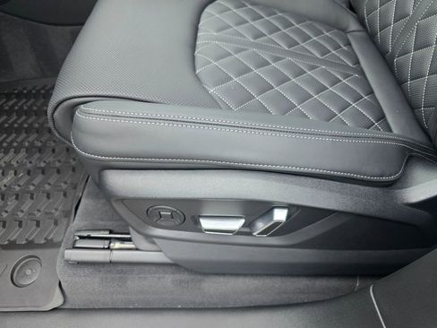 New 2026 Audi SQ7 Premium Plus AWD/4WD image 19