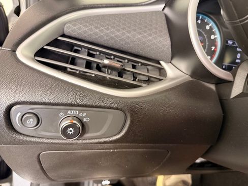 Used 2022 Chevrolet Malibu LT FWD image 25