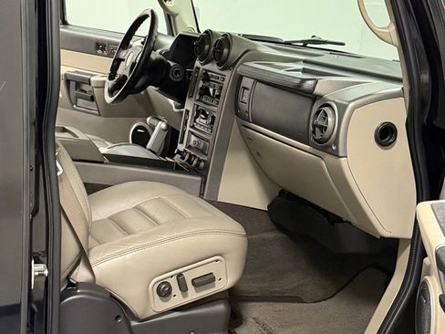 Used 2004 HUMMER H2 w/ Preferred Equipment Group AWD/4WD image 10