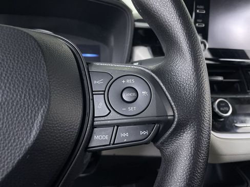 Used 2020 Toyota Corolla LE image 25