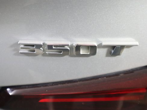 Used 2020 Cadillac XT4 Premium Luxury FWD image 9