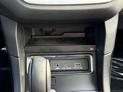 Used 2023 Subaru Ascent Limited w/ Technology Package image 6