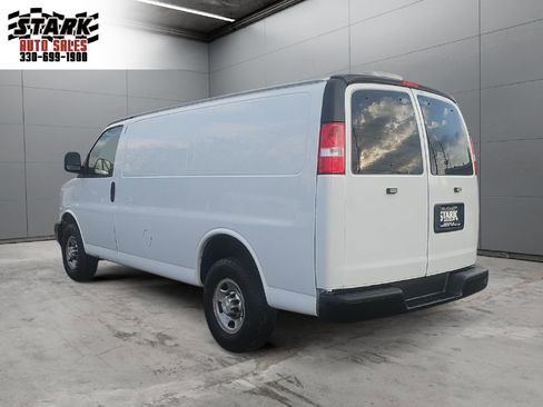 Used 2017 Chevrolet Express 2500 image 3