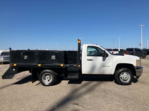 Used 2011 Chevrolet Silverado 3500 W/T RWD image 4