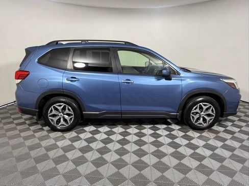 Used 2019 Subaru Forester Premium AWD/4WD image 7