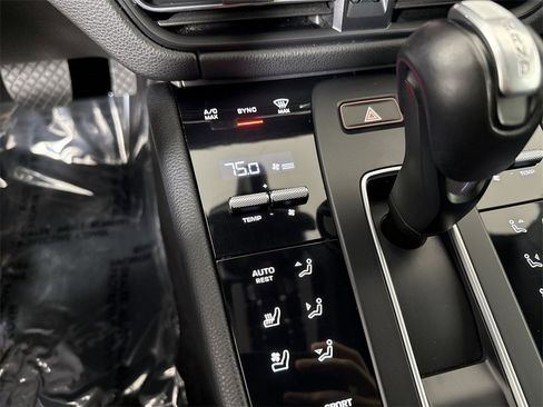 Certified 2023 Porsche Macan S image 31