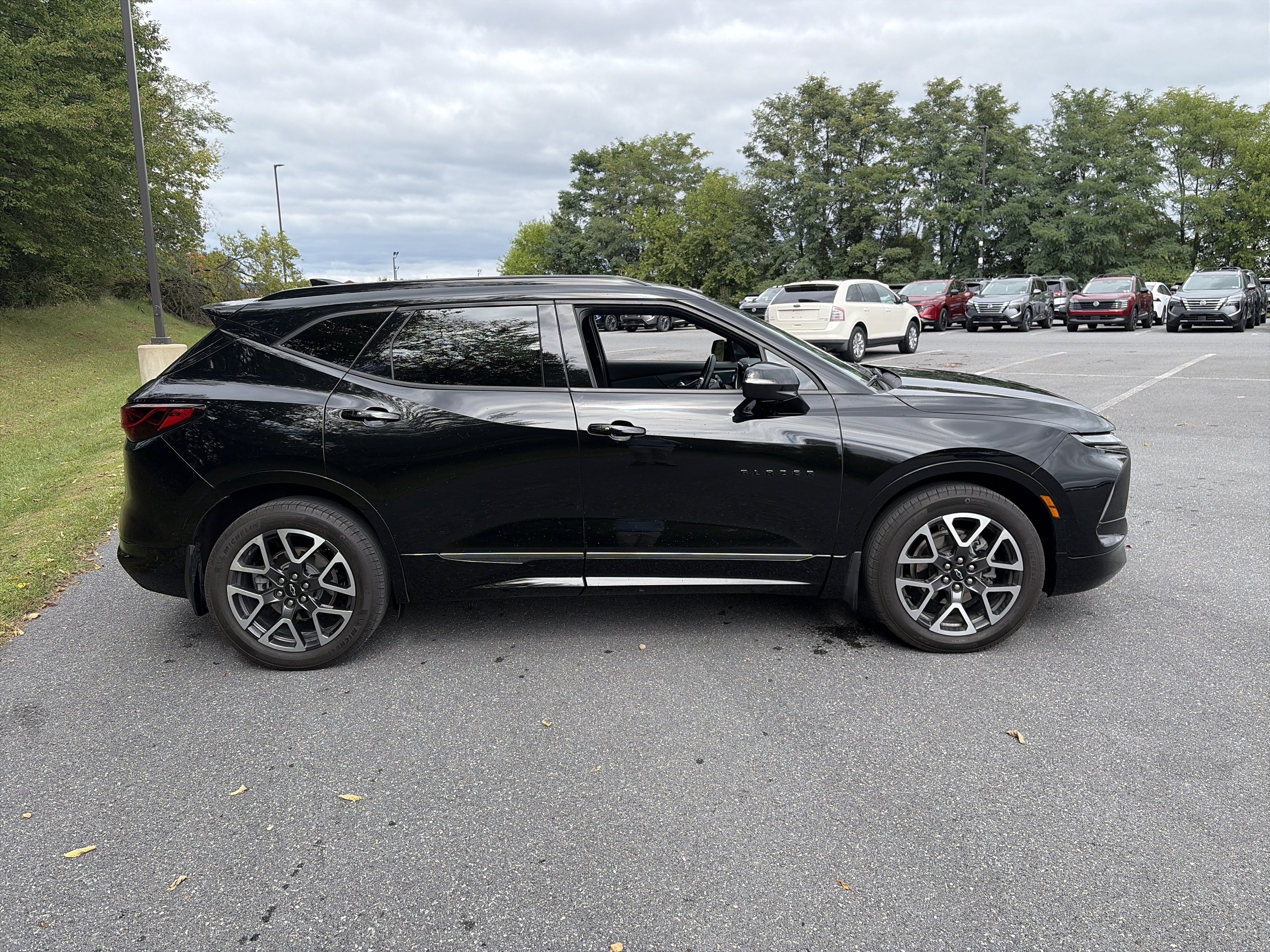 Used 2023 Chevrolet Blazer RS w/ Enhanced Convenience Package AWD/4WD image 4