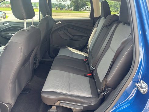 Used 2019 Ford Escape SE FWD image 17