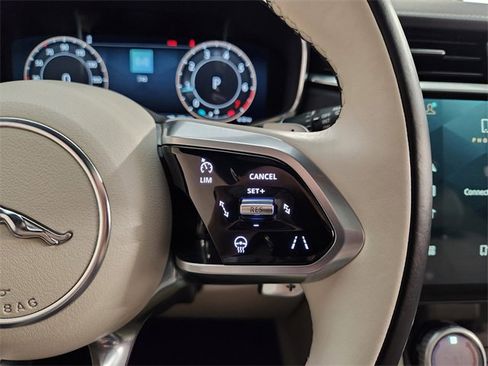 Used 2024 Jaguar F-PACE R-Dynamic S image 28