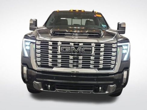 Used 2024 GMC Sierra 2500 Denali w/ Denali Reserve Package image 2