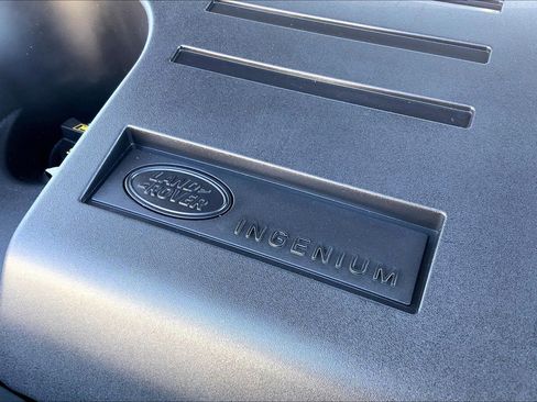 Used 2022 Land Rover Defender 110 X-Dynamic SE image 32