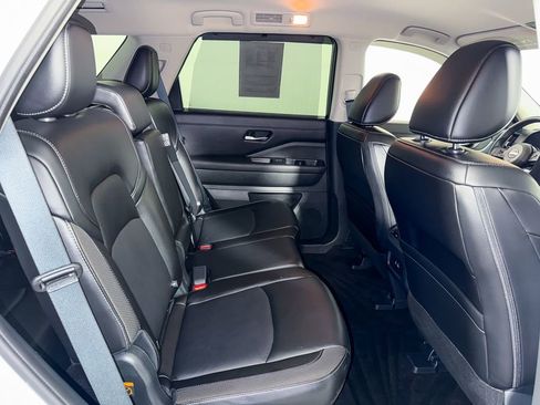 Certified 2024 Nissan Pathfinder SL AWD/4WD image 30