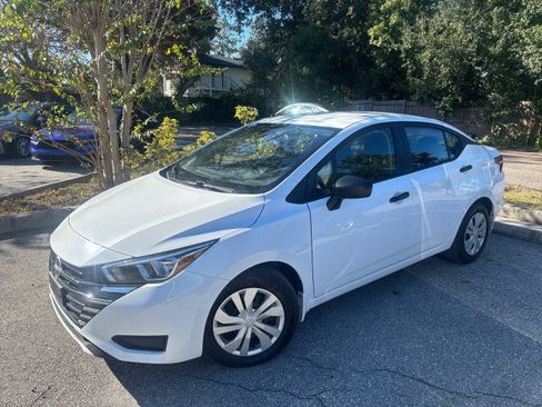 Used 2024 Nissan Versa S w/ Trunk Package image 2
