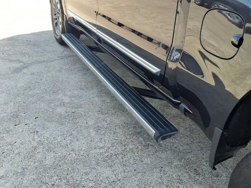 Used 2024 Chevrolet Silverado 1500 High Country w/ Technology Package AWD/4WD image 8