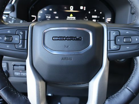 Used 2022 GMC Yukon Denali w/ Advanced Technology Package RWD image 27