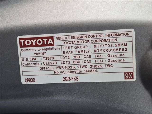 Used 2021 Toyota Highlander XLE AWD/4WD image 26
