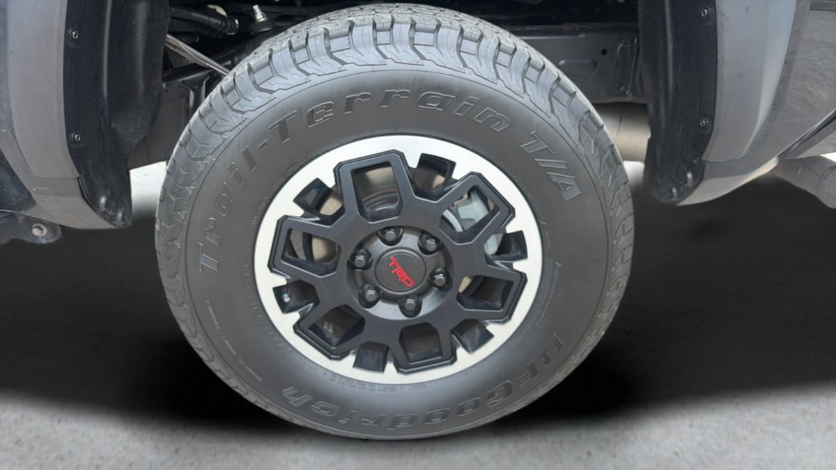 Used 2024 Toyota Tacoma TRD Off-Road AWD/4WD image 20