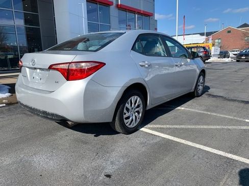 Used 2017 Toyota Corolla LE image 3