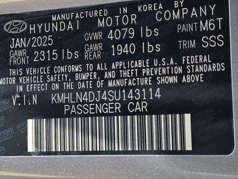 Used 2025 Hyundai Elantra Limited FWD image 13