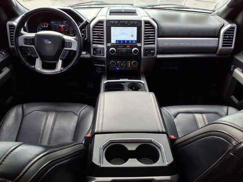 Certified 2020 Ford F250 Platinum w/ FX4 Off-Road Package image 9