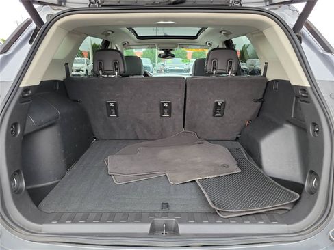 Used 2018 GMC Terrain Denali w/ Advanced Safety Package AWD/4WD image 9